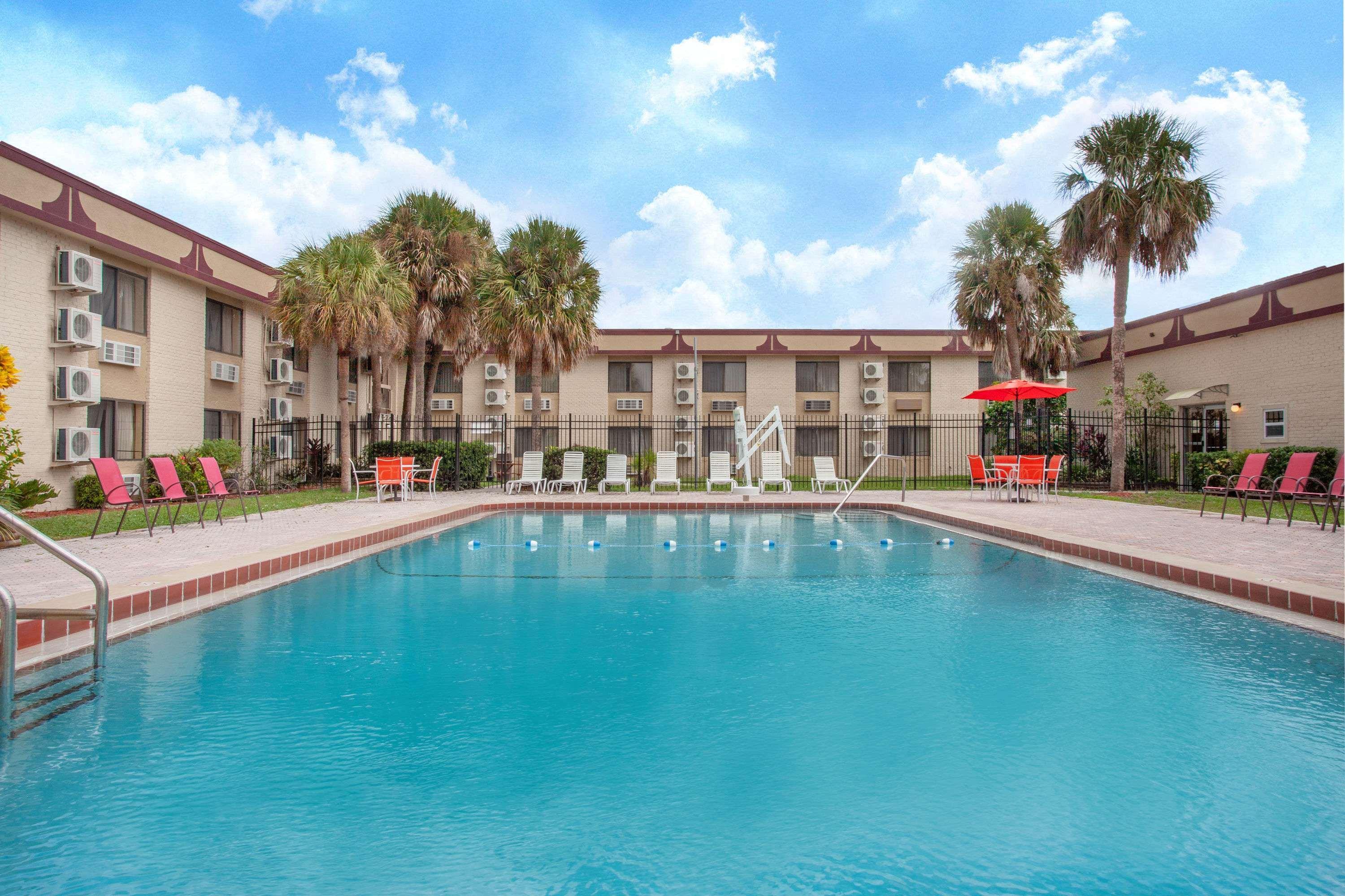 Space Coast Hotel Titusville-Kennedy Space Center Ngoại thất bức ảnh